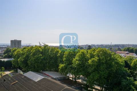 Apartamento T2+1 com vista mar no centro de Matosinhos