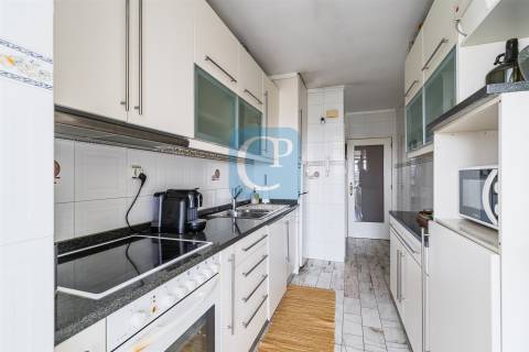Apartamento T2+1 com vista mar no centro de Matosinhos