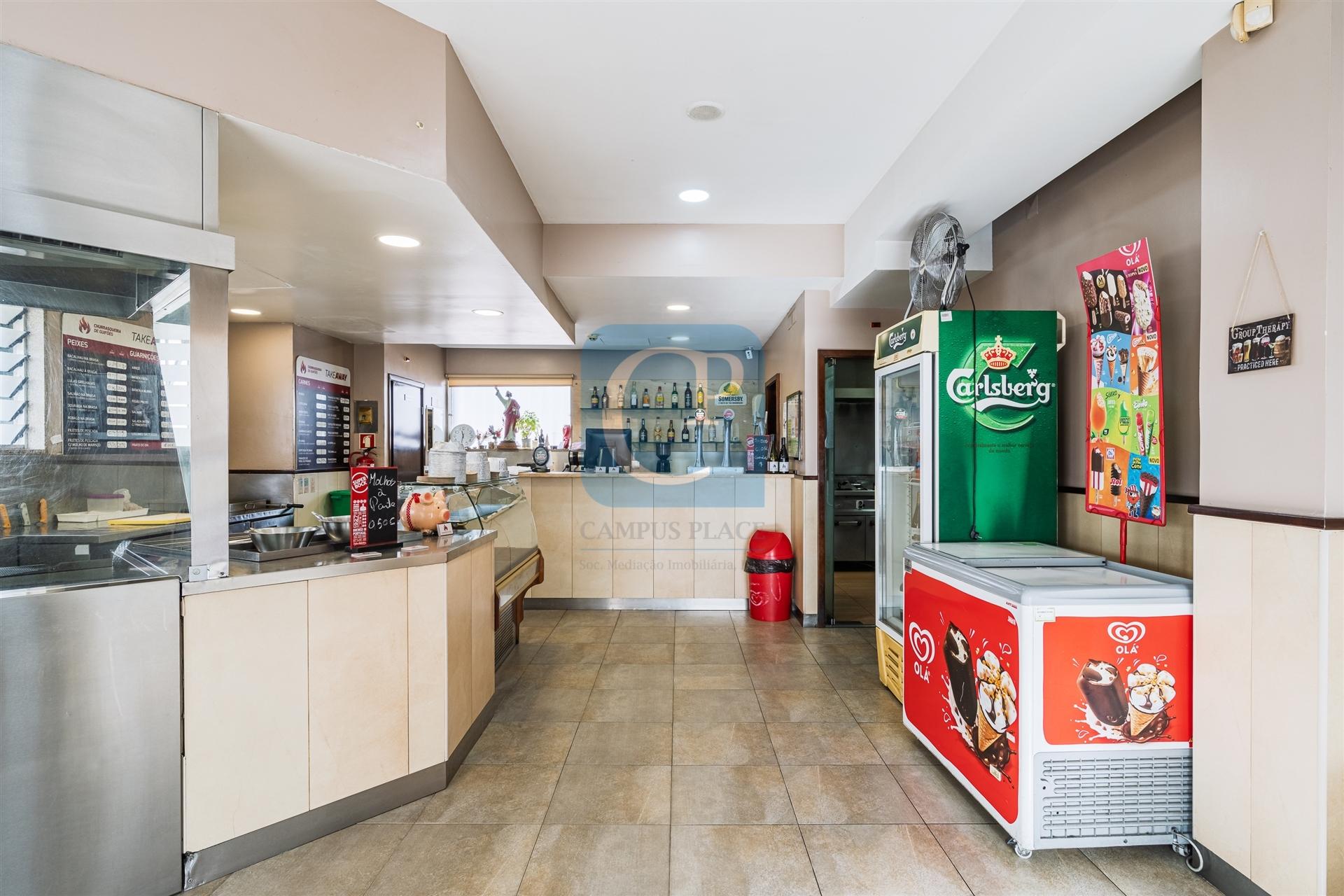 Restaurante mobilado e equipado em Guifões, Matosinhos