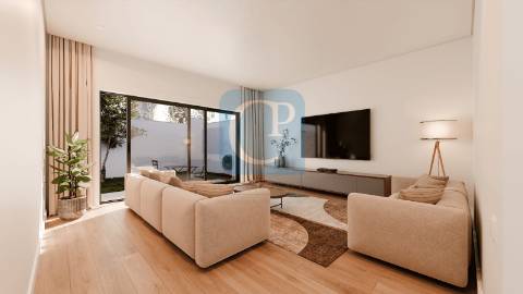 Moradia V3 com jardim em Cedofeita, Porto