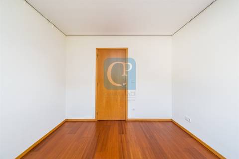 Apartamento T3 com lugar de garagem na Ponte da Pedra, Leça do Balio