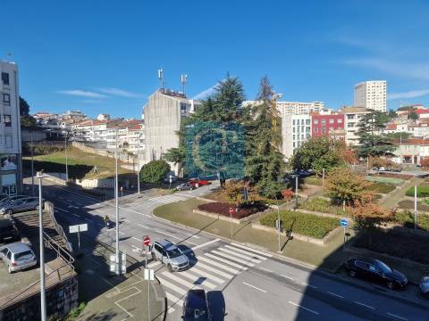 Apartamento T1 com varanda à praça das flores, Porto