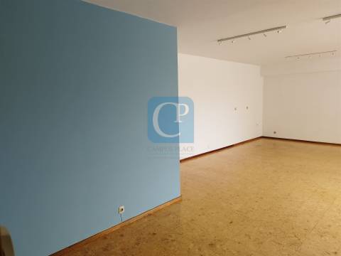 Escritório com  45 m² em Faria Guimarães, Paranhos