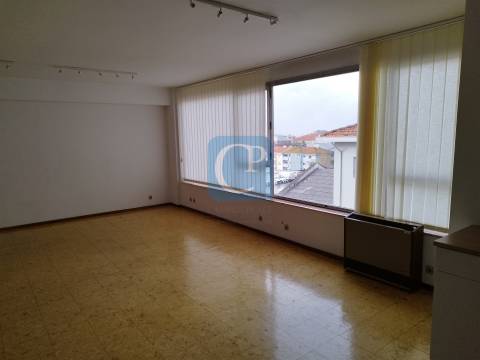 Escritório com  45 m² em Faria Guimarães, Paranhos