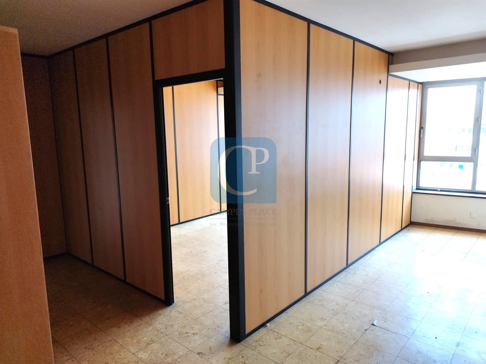 Escritório em Faria Guimarães, Porto