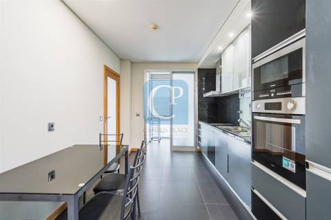 Apartamento T2+1 com varanda em Pedrouços, Maia