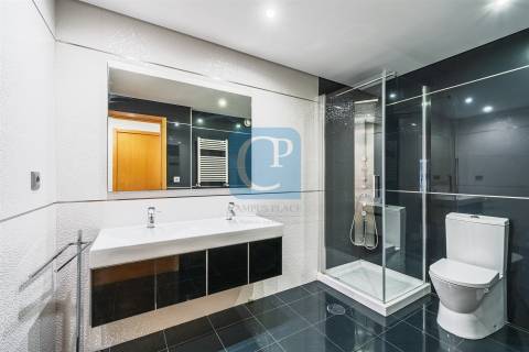 Apartamento T2+1 com varanda em Pedrouços, Maia