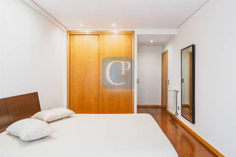 Apartamento T2+1 com varanda em Pedrouços, Maia