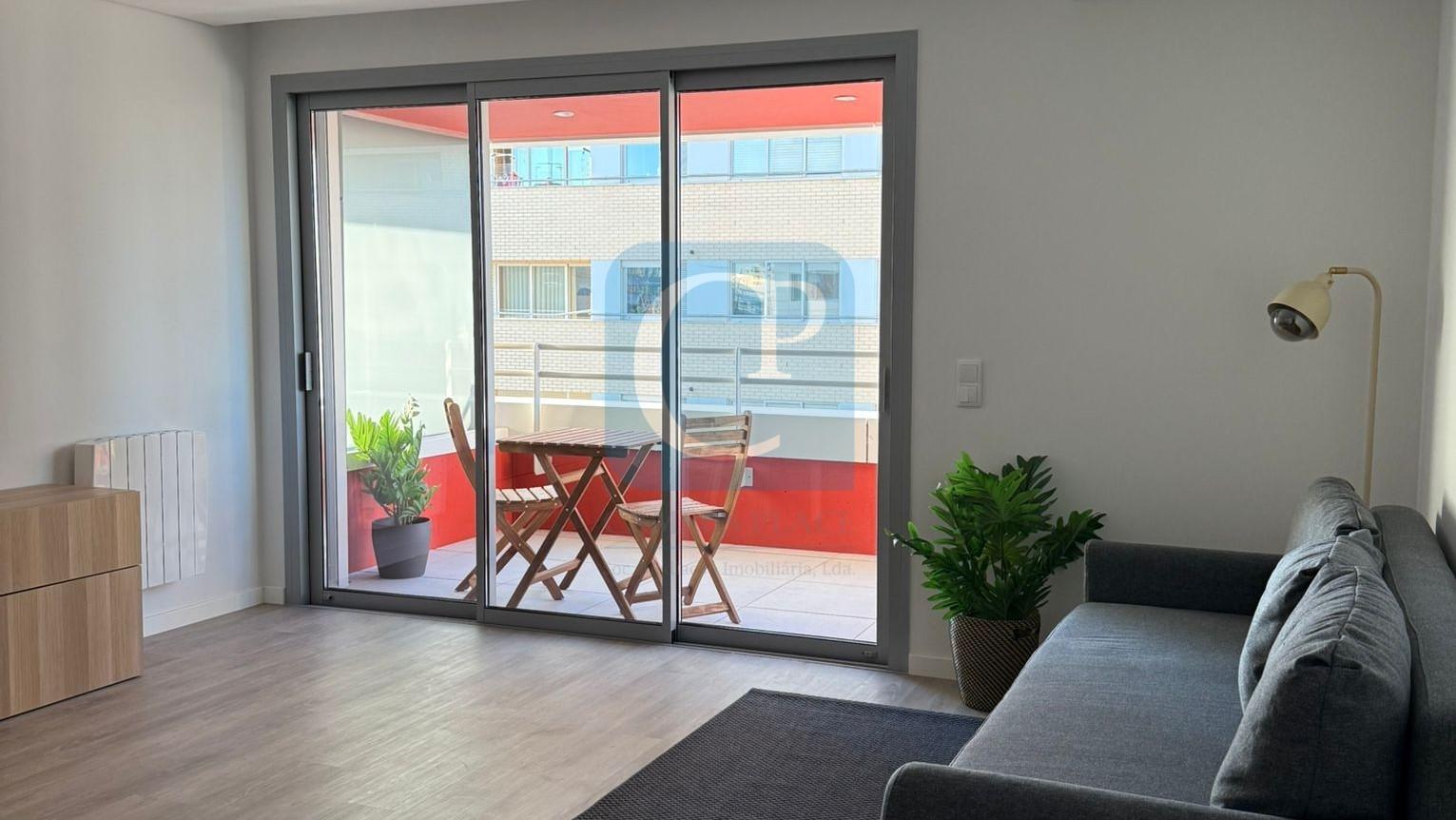 Apartamento T1 equipado e mobilado, em Vila Nova de Gaia