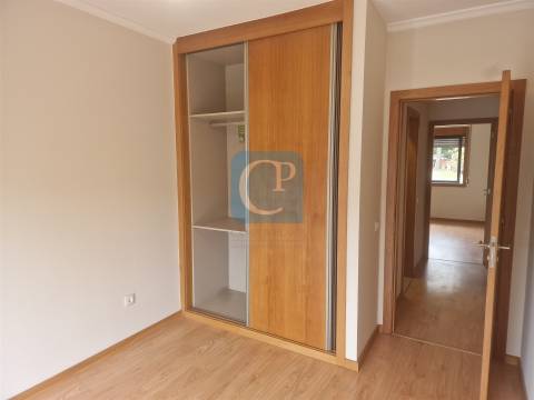 Apartamento T2 renovado em São Mamede Infesta e Senhora da Hora