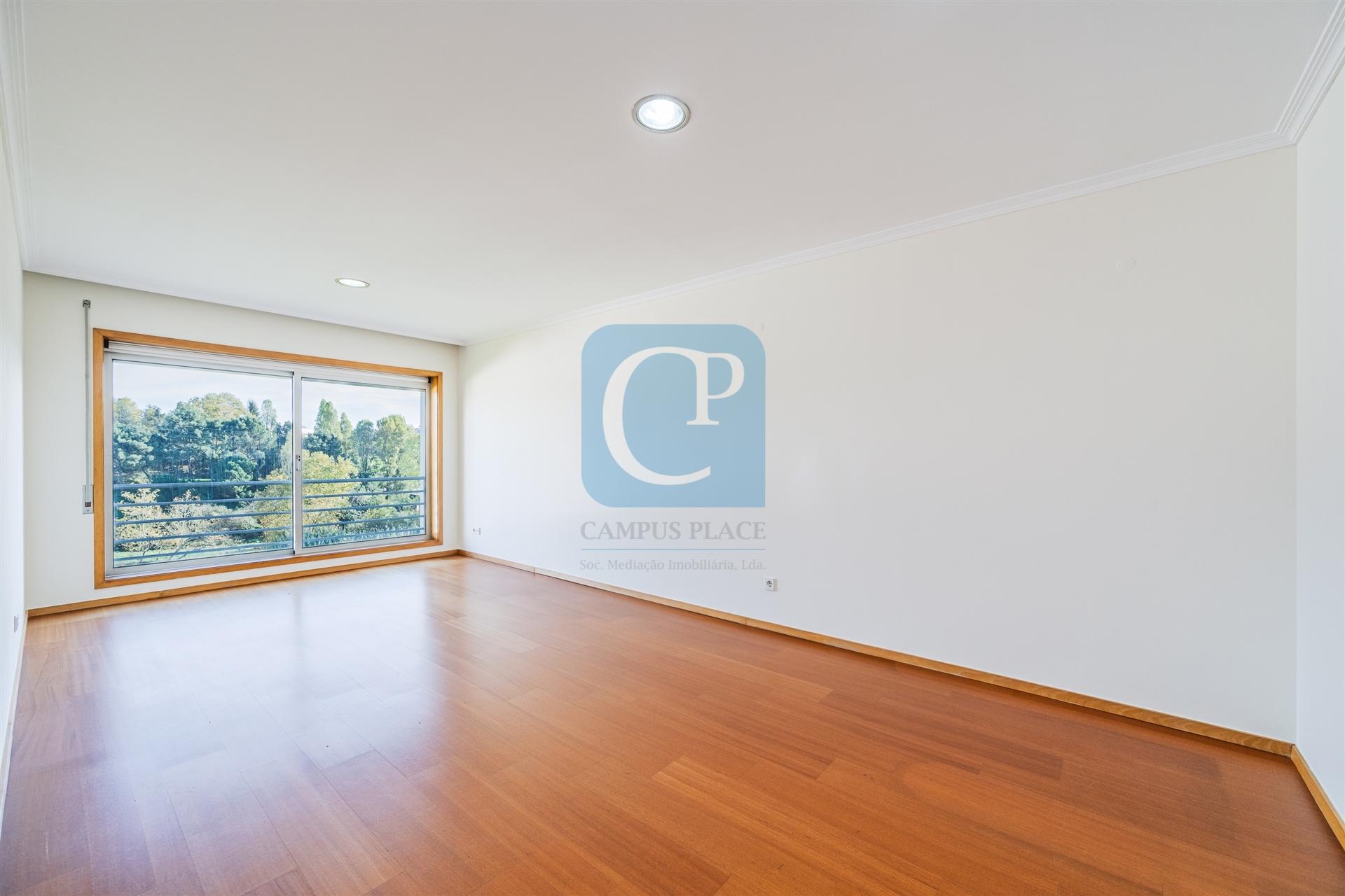 Apartamento T3 com lugar de garagem na Ponte da Pedra, Leça do Balio