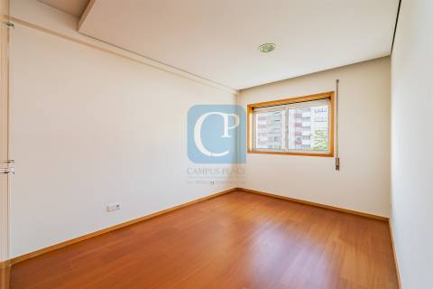 Apartamento T3 com lugar de garagem na Ponte da Pedra, Leça do Balio