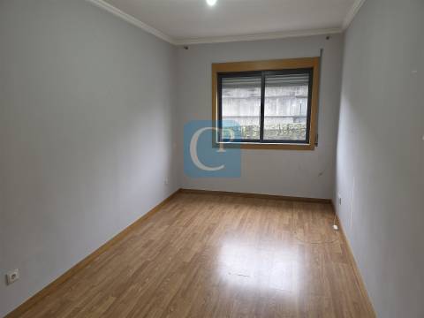 Apartamento T2 renovado em São Mamede Infesta e Senhora da Hora