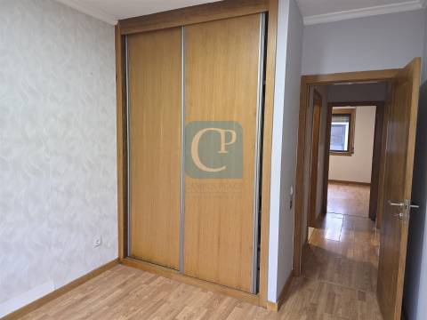 Apartamento T2 renovado em São Mamede Infesta e Senhora da Hora