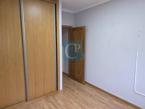 Apartamento T2 renovado em São Mamede Infesta e Senhora da Hora