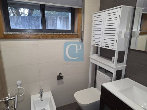 Apartamento T2 renovado em São Mamede Infesta e Senhora da Hora