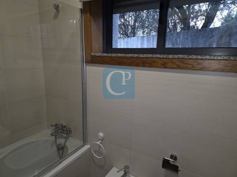 Apartamento T2 renovado em São Mamede Infesta e Senhora da Hora