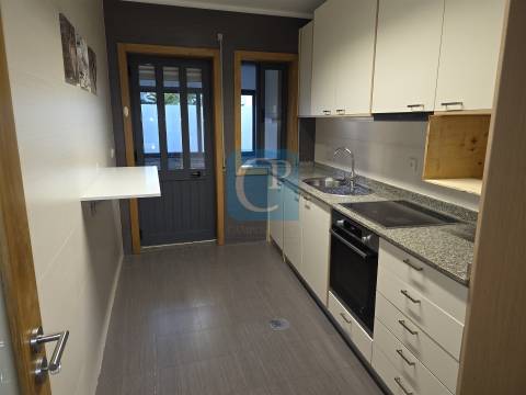 Apartamento T2 renovado em São Mamede Infesta e Senhora da Hora