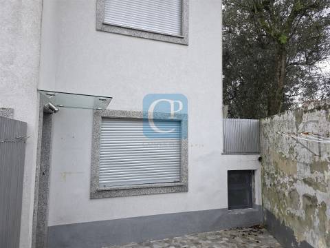 Apartamento T2 renovado em São Mamede Infesta e Senhora da Hora