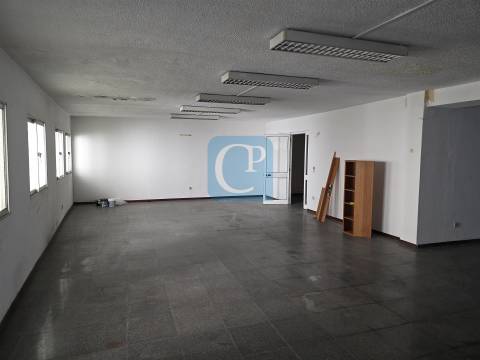 Loja mais T0 em Ermesinde, Valongo