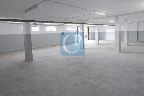 Garagem com 200m2 no centro de Canidelo, Vila Nova de Gaia