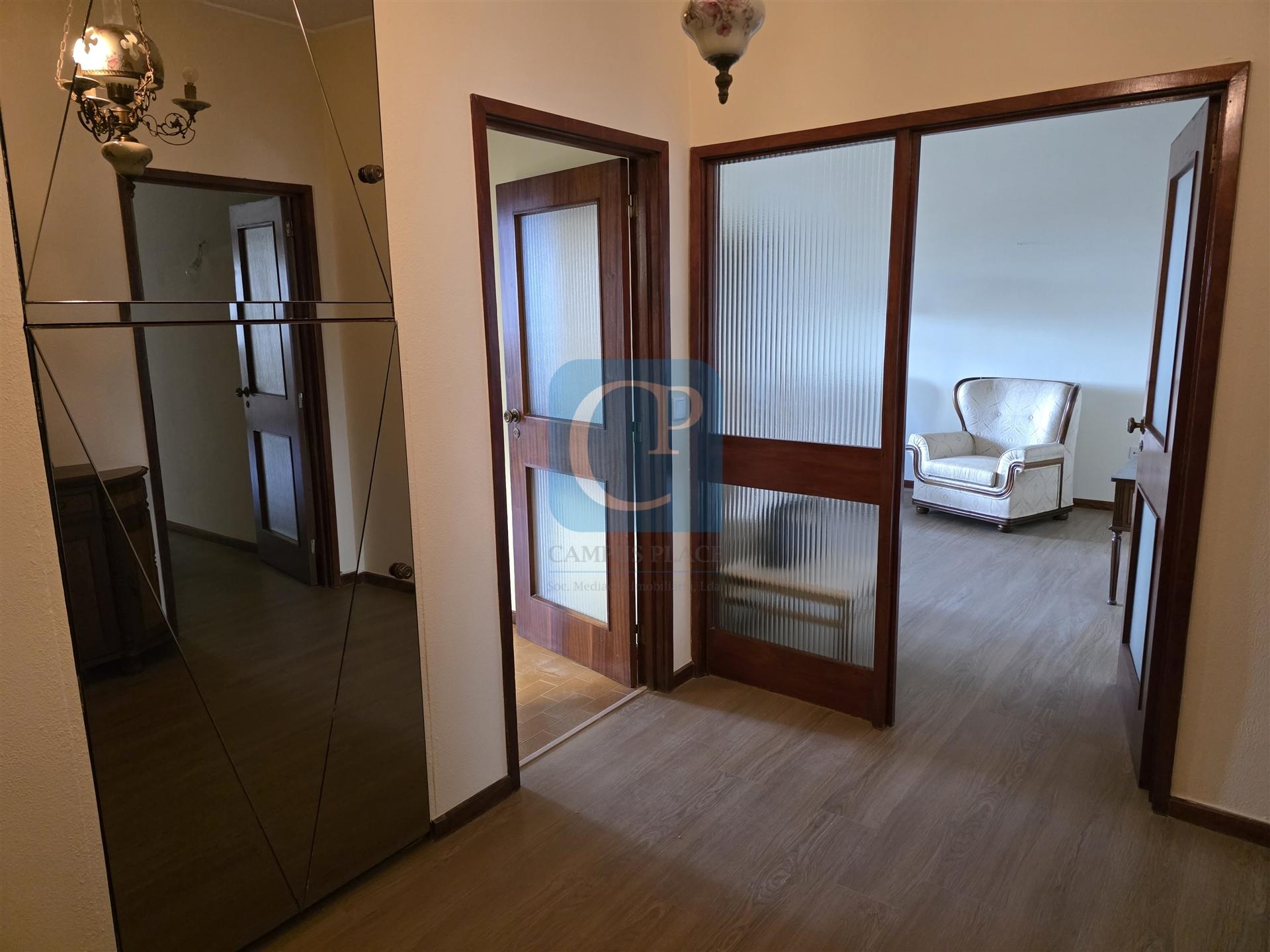 Apartamento T3+1 com lugar de garagem no centro de Matosinhos