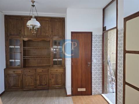 Apartamento T3+1 com lugar de garagem no centro de Matosinhos
