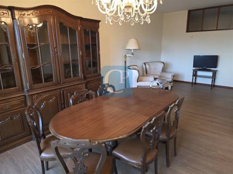 Apartamento T3+1 com lugar de garagem no centro de Matosinhos