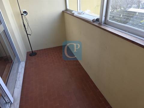 Apartamento T3+1 com lugar de garagem no centro de Matosinhos