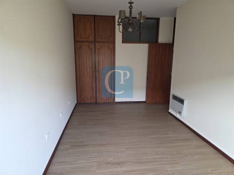 Apartamento T3+1 com lugar de garagem no centro de Matosinhos