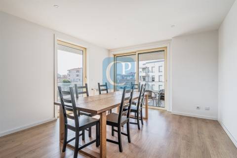 Apartamento T3, no Condomínio fechado Arroteia em Paranhos, Porto