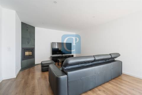 Apartamento T3, no Condomínio fechado Arroteia em Paranhos, Porto