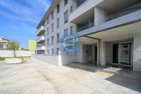 Apartamento T3, no Condomínio fechado Arroteia em Paranhos, Porto
