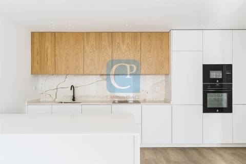 Apartamento T2 com terraço na Avenida da República, Matosinhos