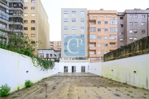 Apartamento T2 com terraço na Avenida da República, Matosinhos