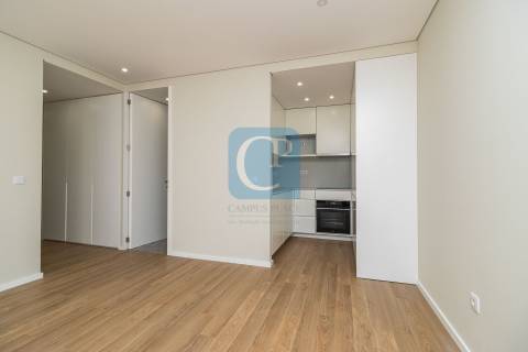 Apartamento T1 novo, em Vale Formoso, Paranhos