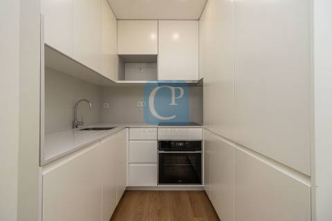 Apartamento T1 novo, em Vale Formoso, Paranhos