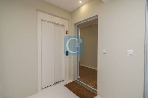 Apartamento T1 novo, em Vale Formoso, Paranhos