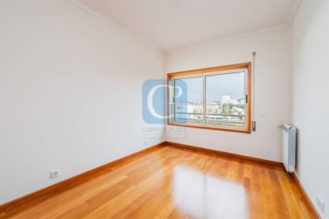 Apartamento T2 equipado, próximo do Hospital de São João