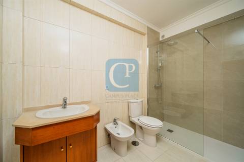 Apartamento T2 equipado, próximo do Hospital de São João