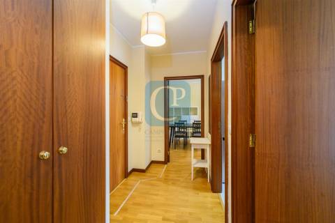 Apartamento T1, junto ao Hospital de São João