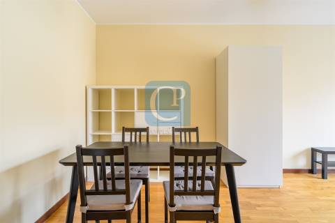 Apartamento T1, junto ao Hospital de São João