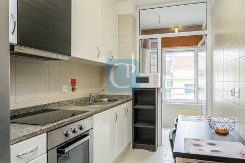 Apartamento T1, junto ao Hospital de São João