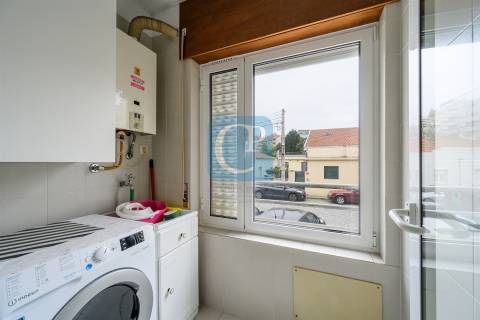 Apartamento T1, junto ao Hospital de São João