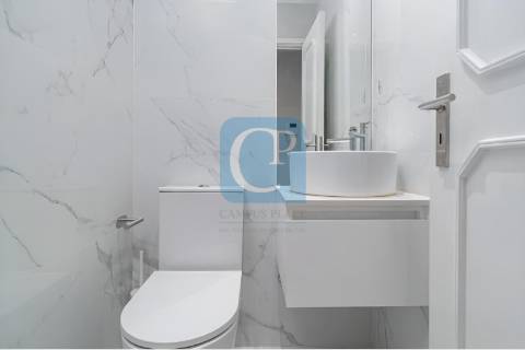 Apartamento T3+1 equipado com varanda em Ramalde, Porto