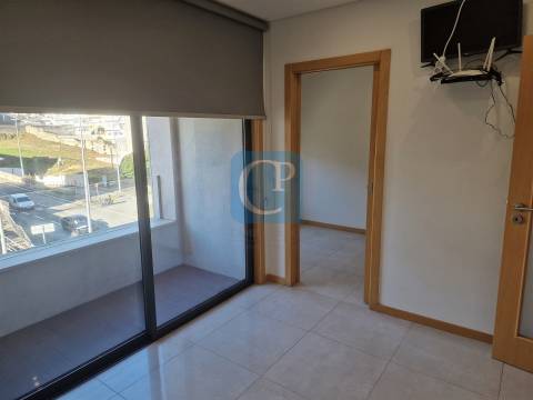 Apartamento T1 com varanda à praça das flores, Porto