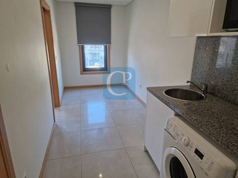 Apartamento T1 com varanda à praça das flores, Porto