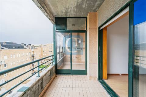 Apartamento T2+1 Duplex com varanda e vista mar em Canidelo, Vila Nova de Gaia