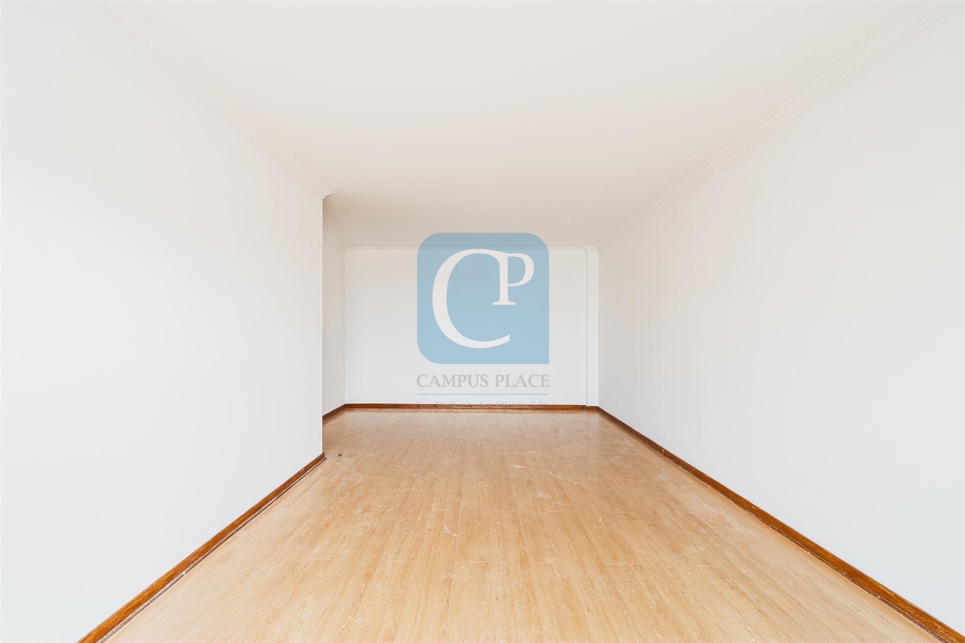 Apartamento T2+1 Duplex com varanda e vista mar em Canidelo, Vila Nova de Gaia