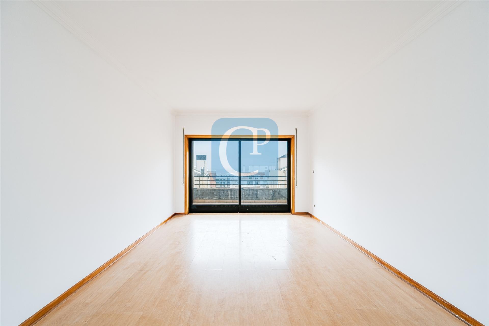 Apartamento T2+1 Duplex com varanda e vista mar em Canidelo, Vila Nova de Gaia